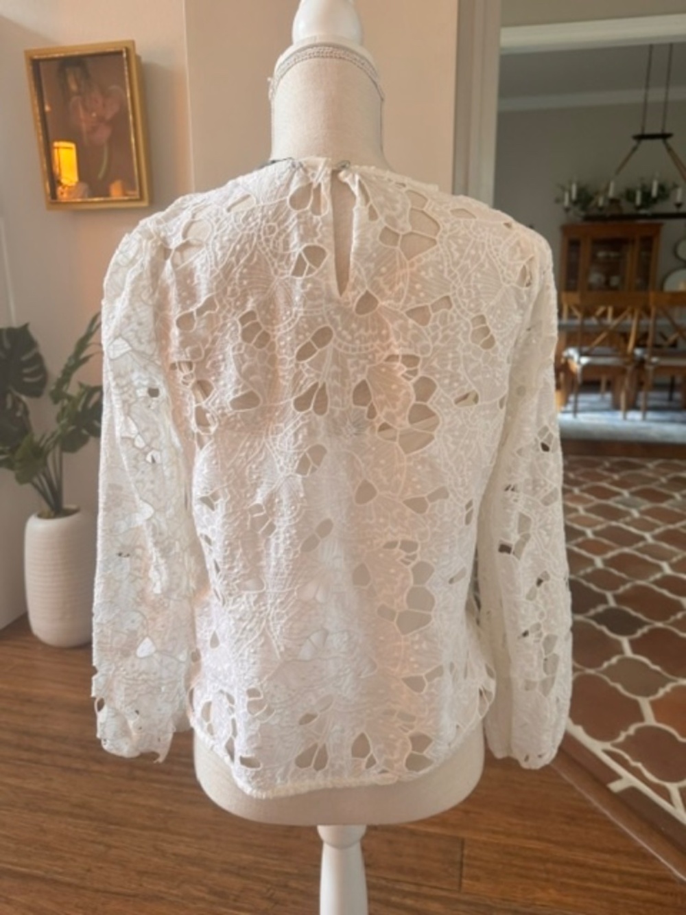 White Cutout Lace Eyelet Butterfly Long Sleeve Blouse Size Small - Picture 4 of 5